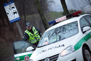 Svarbią taisyklę pamiršęs vairuotojas turės perlaikyti egzaminus
