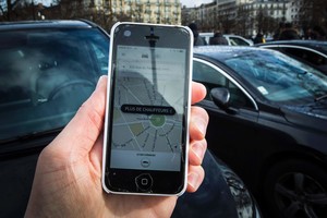 Egipte taksi vairuotojai piestu stoja prieš „Uber“