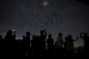 Milijonai žmonių stebėjo visišką saulės užtemimą