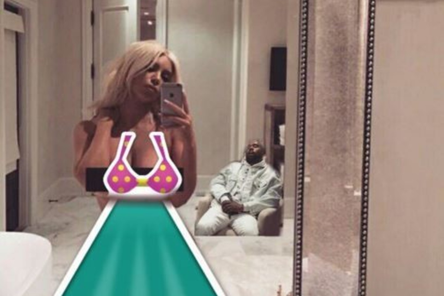 K.Kardashian paviešinta asmenukė tapo internetinių memų parodija.<br>Socialinių tinklų nuotr.