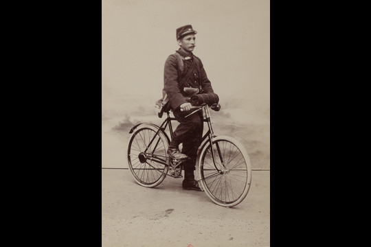 Sudedamieji dviračiai „Gladiator“ turėjo prigyti Prancūzijos kariuomenėje.<br>Nacionalinės Prancūzijos bibliotekos nuotr.
