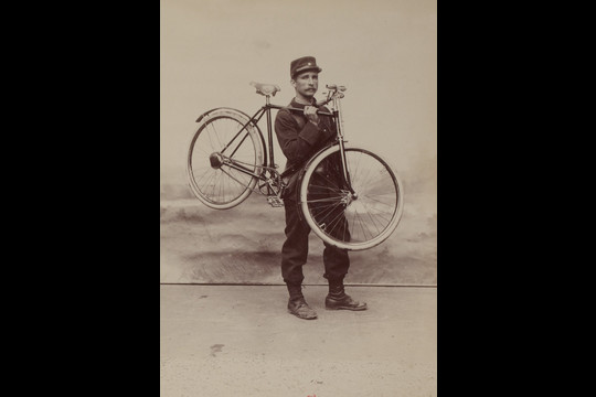 Sudedamieji dviračiai „Gladiator“ turėjo prigyti Prancūzijos kariuomenėje.<br>Nacionalinės Prancūzijos bibliotekos nuotr.