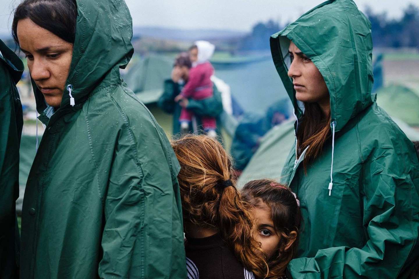 Makedonijos siena su Graikija nebuvo visiškai uždaryta, tačiau šalis griežtai riboja migrantų antplūdį.