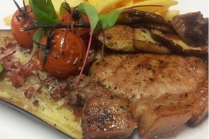 Dzūkų virėjos gamina pagal receptų knygą, kuriai beveik 150 metų