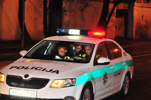 Negalėjo patikėti: teisės atimtos, bet BMW vairuoja su kitomis