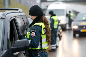 Rytinis reidas: du „apšilę“ ir nemokantys sustoti vairuotojai