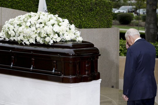 Kalifornijoje palaidota buvusio prezidento našlė Nancy Reagan