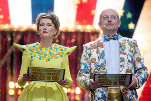 Žiūrovę apniko įtarimai: „Stilistai tyčia darko TV vedėjas?“