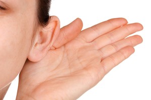 Atlėpusios ausys: ar padėti gali tik operacija?