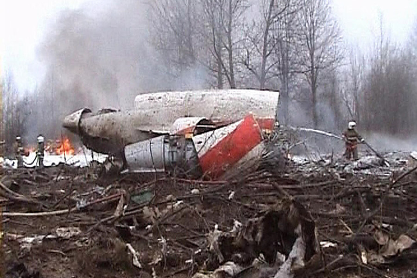 2010 metų balandžio 10-ąją Lenkijos vyriausybiniam lėktuvui sudužus netoli Smolensko Rusijos vakaruose žuvo tuometis prezidentas Lechas Kaczynskis ir 95 kiti žmonės.