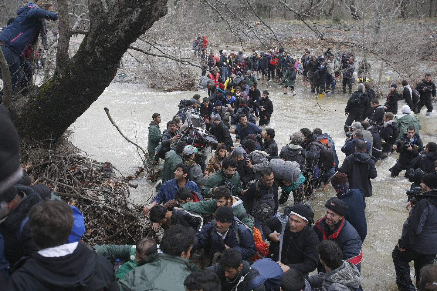 Graikijoje apie 1000 migrantų ieško naujo kelio į Makedoniją