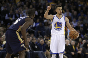 NBA: uraganinis puolimas, „Cavs“ bėdos ir S. Curry gimtadienis