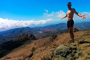 Ultramaratonininkas jėgas atgauna gerdamas sulą