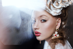 Karolinos Toleikytės vestuvių suknelę kurs L. Salasevičius