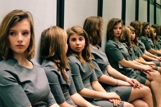 Audra socialiniuose tinkluose: kiek mergaičių matote?