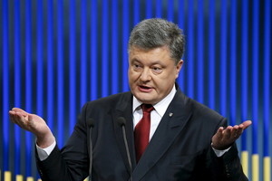 P. Porošenka Briuseliui įteikė „Savčenko sankcijų“ sąrašą