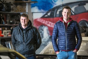 Geri draugai meistrams pažadėjo automobilių nedaužyti