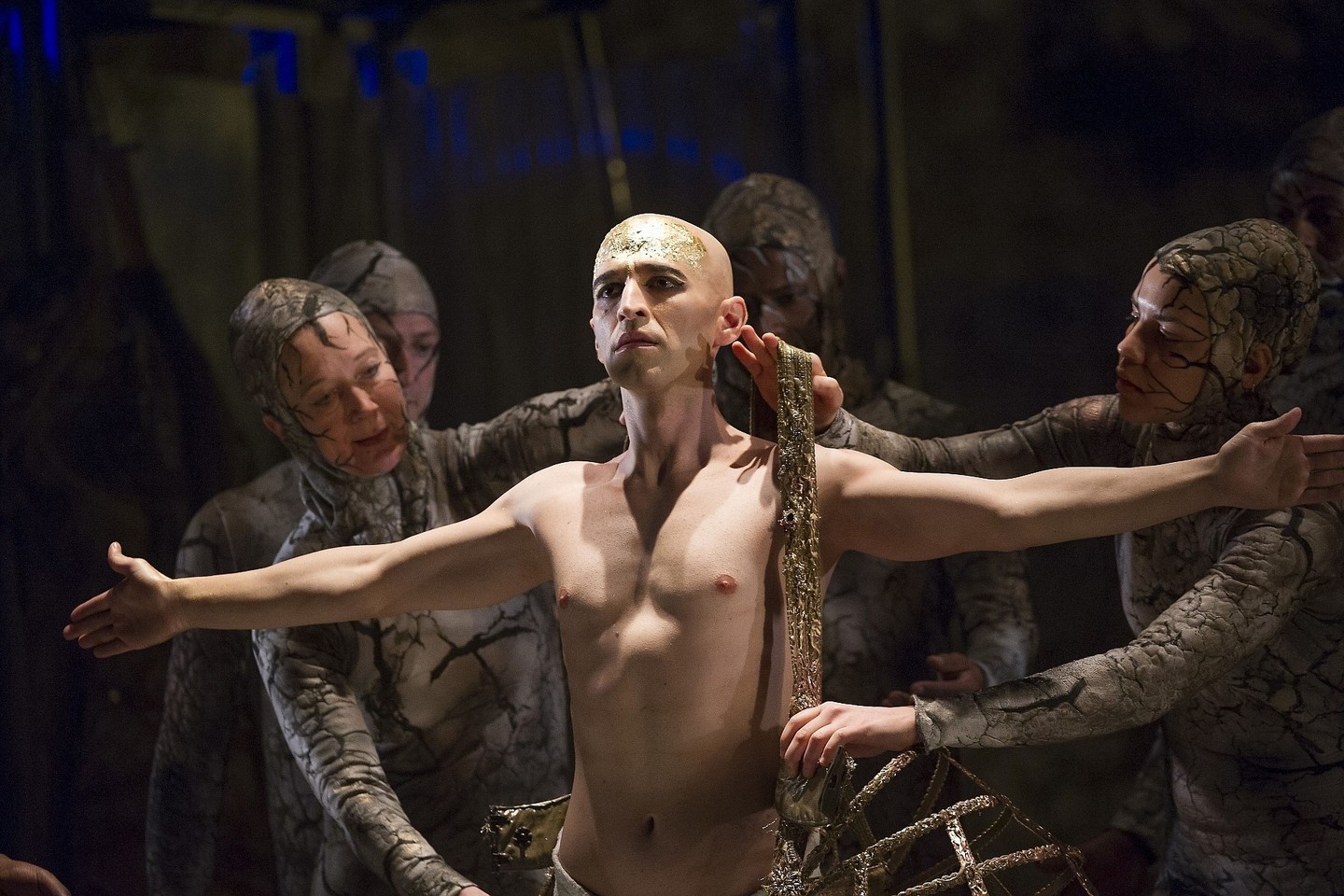 Philipo Glasso opera „Akhnaten“ Anglijos Nacionalinėje operoje Londone. Faraonas Echnatonas – Anthony Roth'as Costanzo.<br>ViDA Press nuotr.