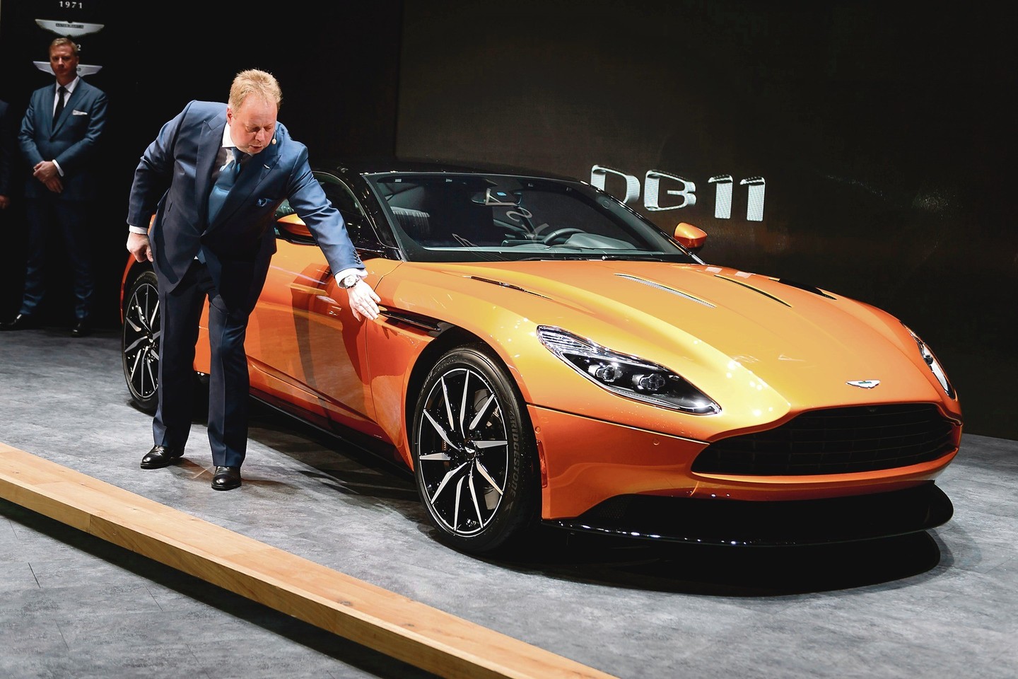 „Aston Martin“ po 13 metų pertraukos pristatė aukščiausio lygio sportinį automobilį.<br>„Scanpix“ nuotr.