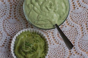 Avokadų majonezas primena tikrą, bet yra daug sveikesnis