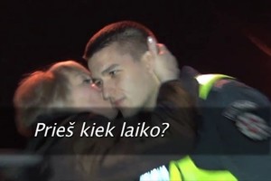 Išskirtinėje medžiagoje – girtos R. Jokubauskaitės sulaikymas