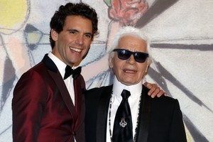 Popžvaigždei Mikai Lietuvą primena įdomus pirkinys iš Vilniaus