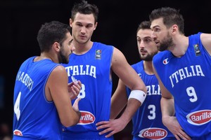 Krepšinio karo aukos: Italijos federacija išsižadėjo čempionato