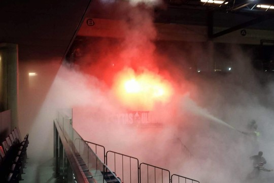 Karo medikas įspėjo: apipurkštiems sirgaliams gresia sunki liga