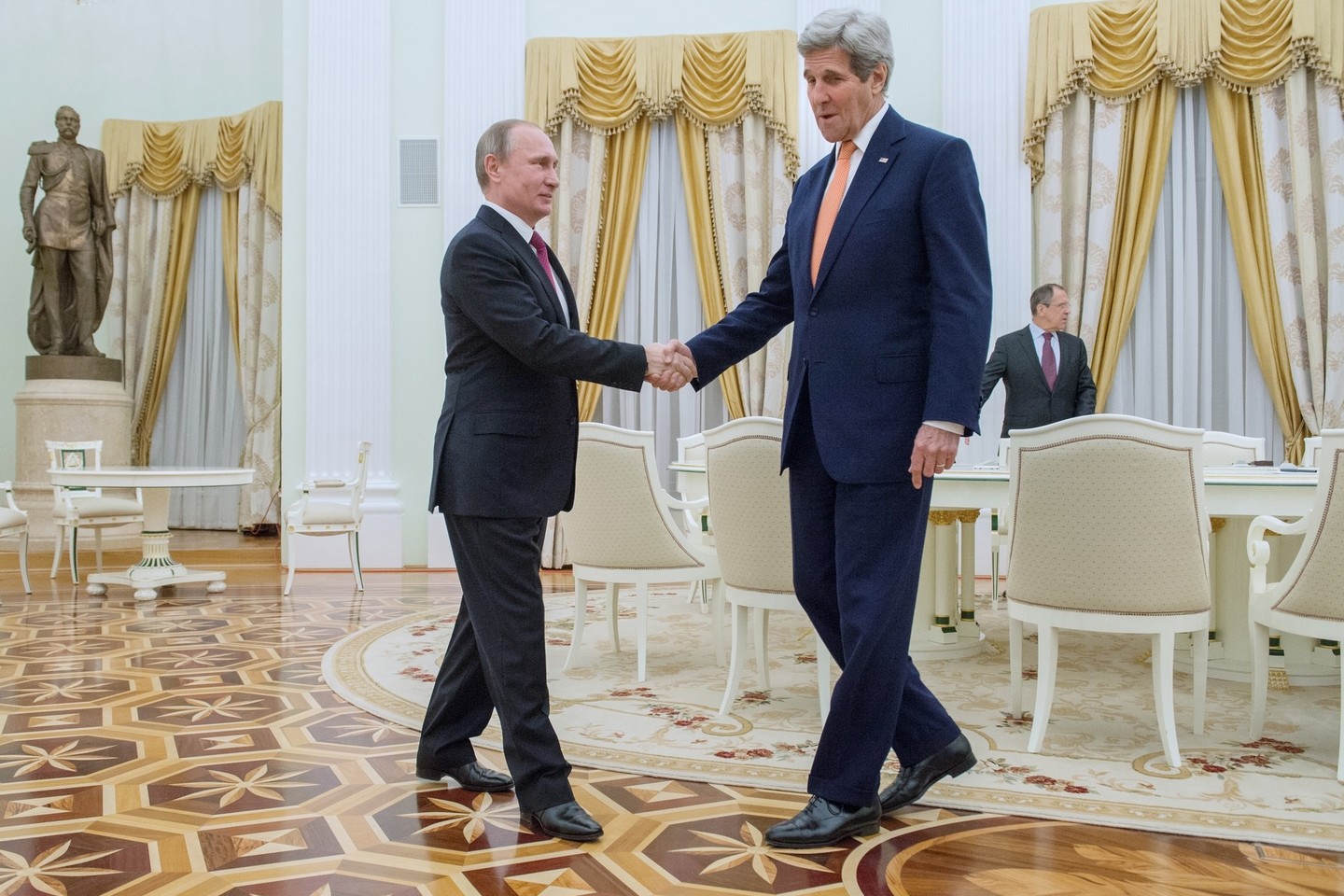 JAV valstybės sekretorius Johnas Kerry ir Rusijos prezidentas Vladimiras Putinas ketvirtadienį susitarė intensyvinti pastangas, kad būtų rastas politinis sprendinys Sirijos konfliktui