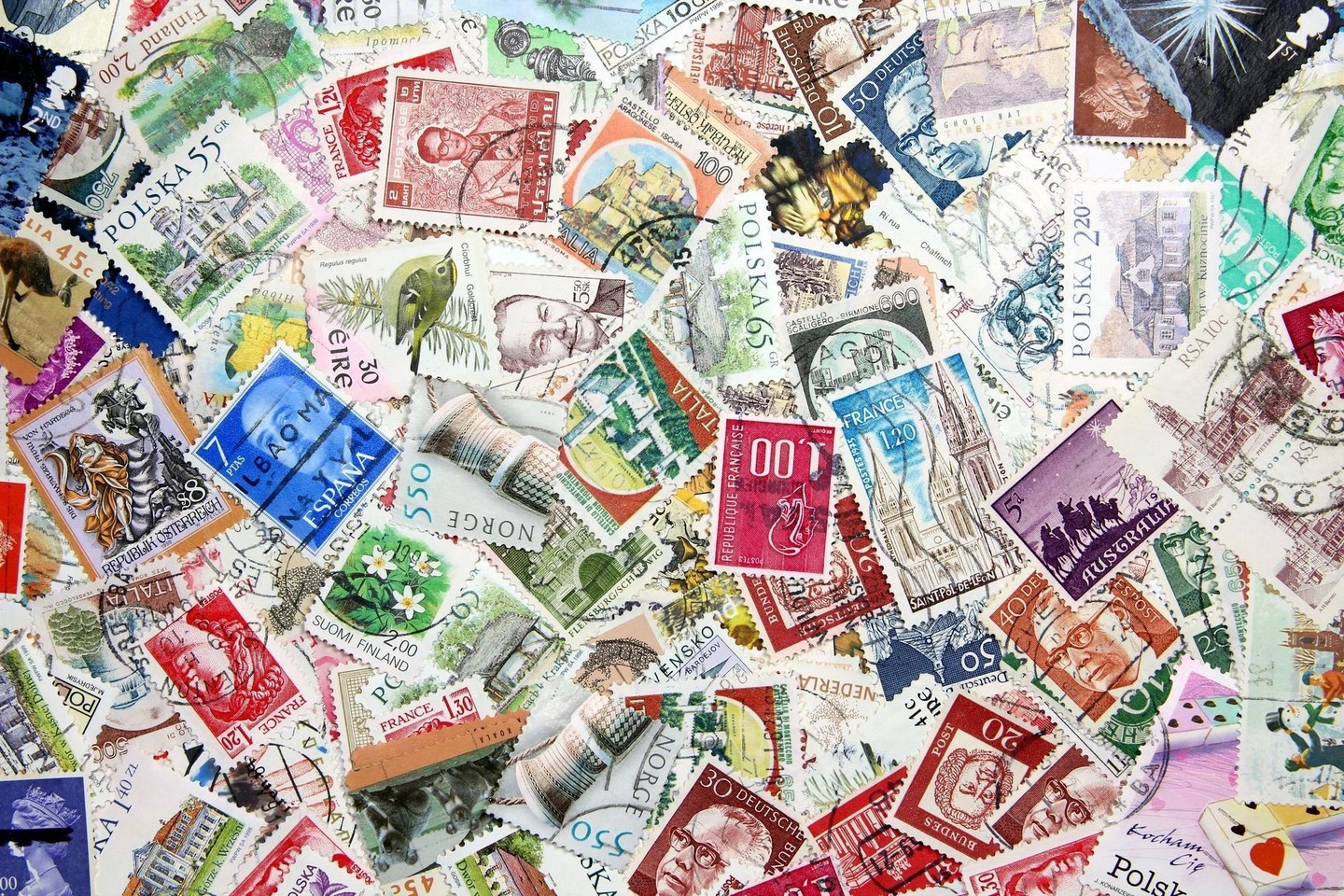 Įmonių pašto ženklais galima sudominti ne tik partnerius, bet ir kolekcionierius.<br>123rf nuotr.
