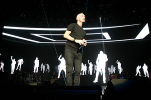 Ligą įveikusiam E. Ramazzotti plojo pilnutėlė „Siemens“ arena