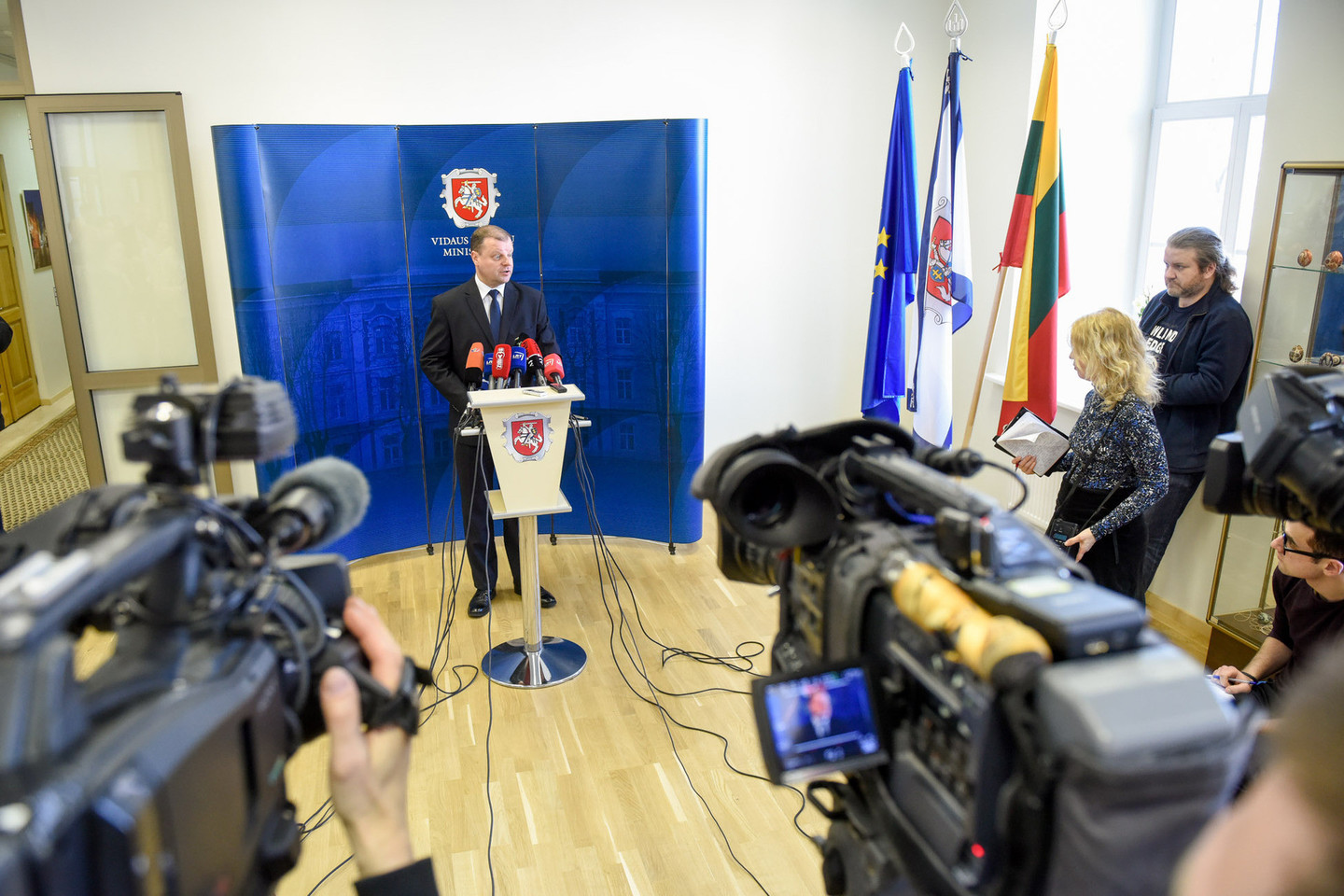 S. Skvernelis surengtoje spaudos konferencijoje paskelbė, kad palieka postą.<br>D.Umbraso nuotr.