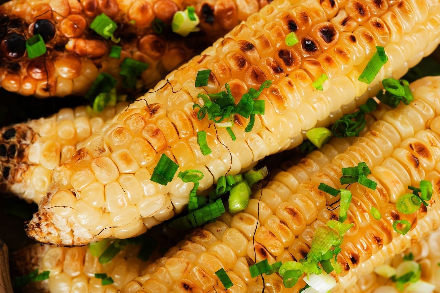 Jeigu dieną prisikirtote ko nors riebaus ir kaloringo, geriausia vakarienė – kukurūzai.<br>123rf nuotr.