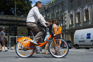 Oranžiniai dviračiai vėl išriedėjo į gatves