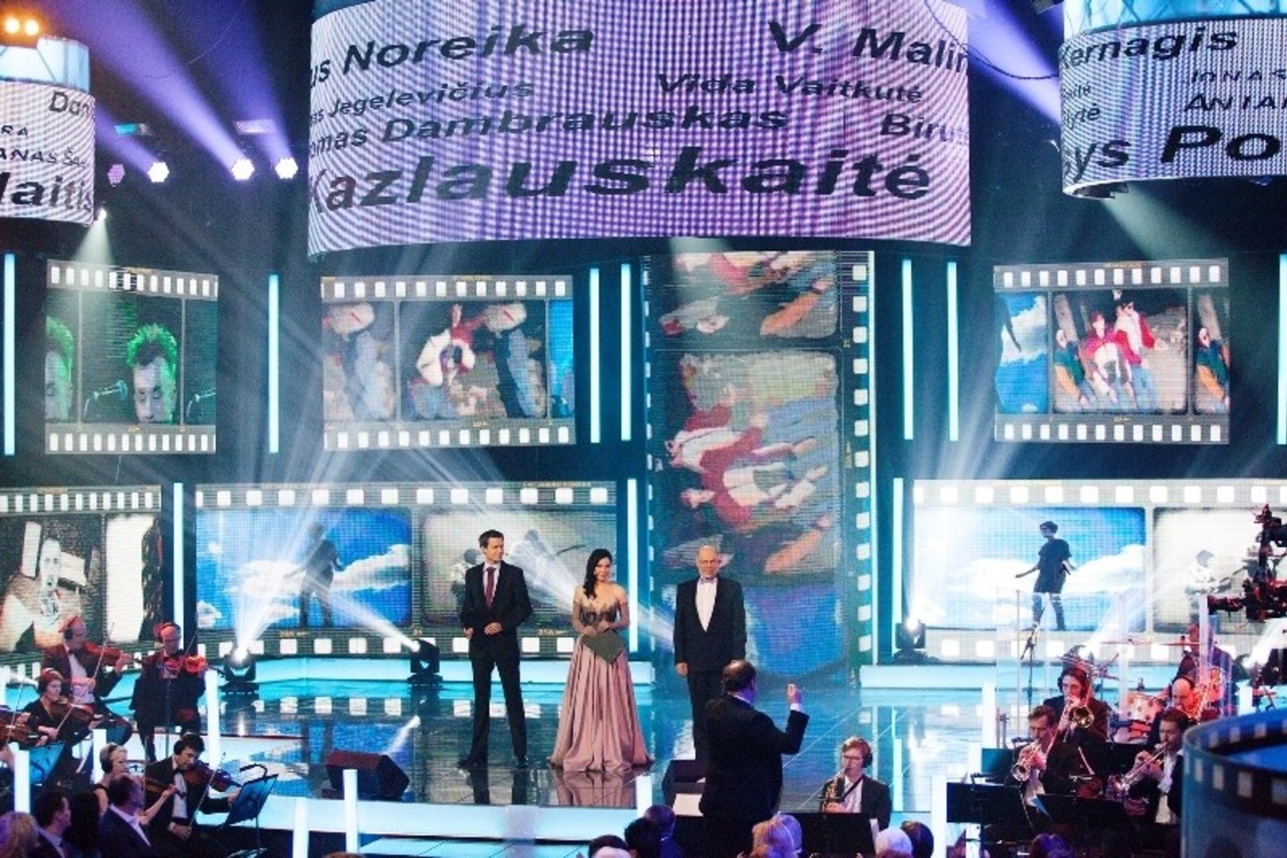 Projekte „90 dainų – 90 legendų“ – šiuolaikiškai aranžuotos, puikiai visiems pažįstamos lietuviškos dainos iš skirtingų dešimtmečių