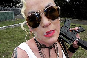 JAV gyvenanti Josifo Stalino anūkė šokiruoja neįprasta išvaizda