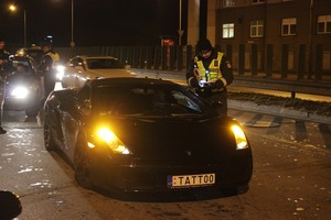 „Lamborghini“ šeimininkas per reidą pademonstravo variklio galią