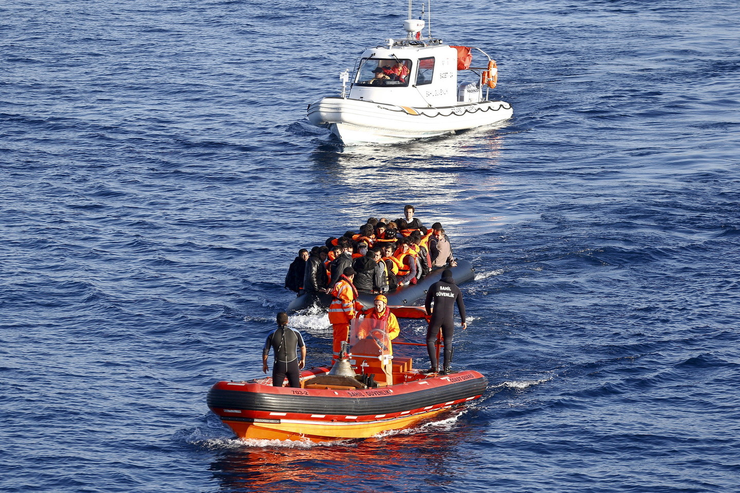 Per operaciją, kuri vyks nuo pirmadienio iki trečiadienio, migrantai bus išplukdyti iš Lesbo salos į Turkijos uostamiestį Dikilį.