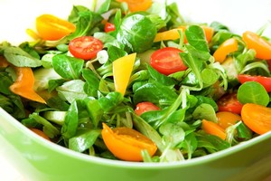 Pavasariški ir gaivūs patiekalai – vitaminų bomba jūsų lėkštėje