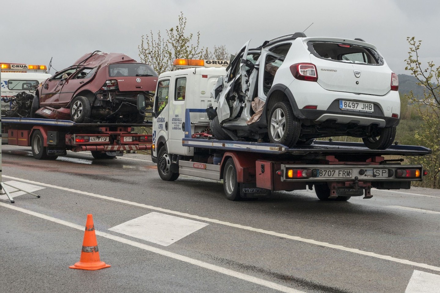 Pasak J.Jane, nė vienas iš žuvusių žmonių nebuvo prisisegęs saugos diržų.
