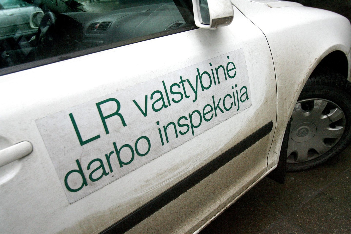 Įtariama, kad kyšį Vilniaus skyriaus vyriausiasis darbo inspektorius M.I. priėmė už nelegalaus darbo nustatymo fakto neįregistravimą.