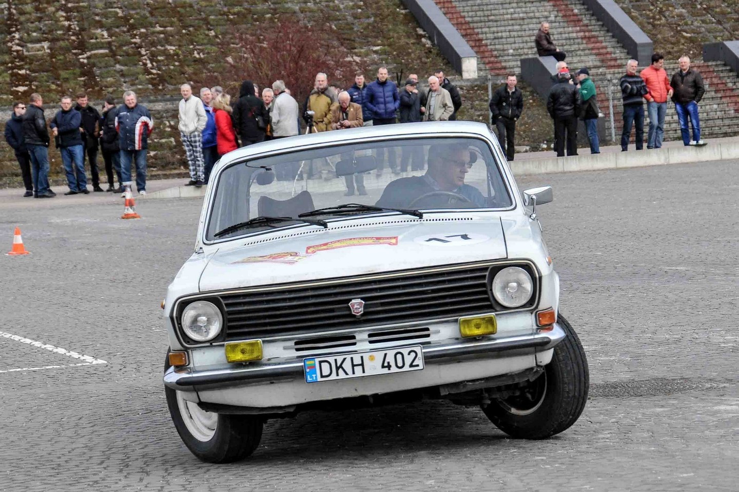 Lietuvos automobilių sporto veteranų velykinis slalomas.<br>Algimanto Brazaičio nuotr.