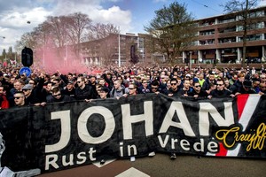 „Ajax“ sirgaliai įspūdingai pagerbė mirusį Johaną Cruyffą