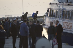 Į Turkiją išplaukė pirmasis keltas su deportuojamais migrantais