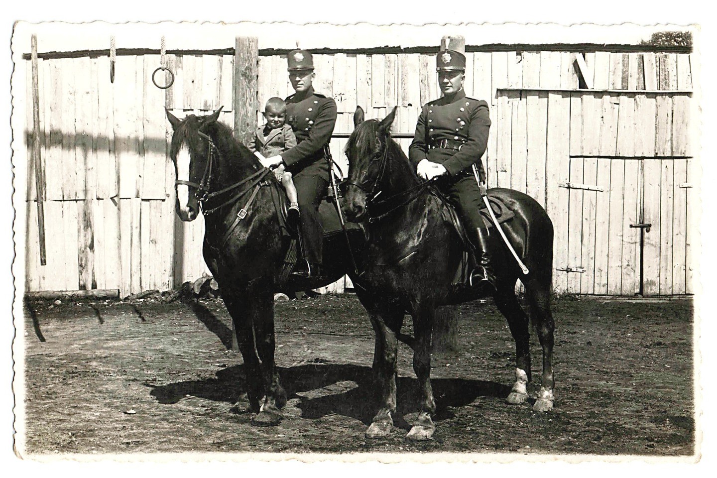 Ukmergės policininkai įsiamžino ant žirgų. 1935 m.