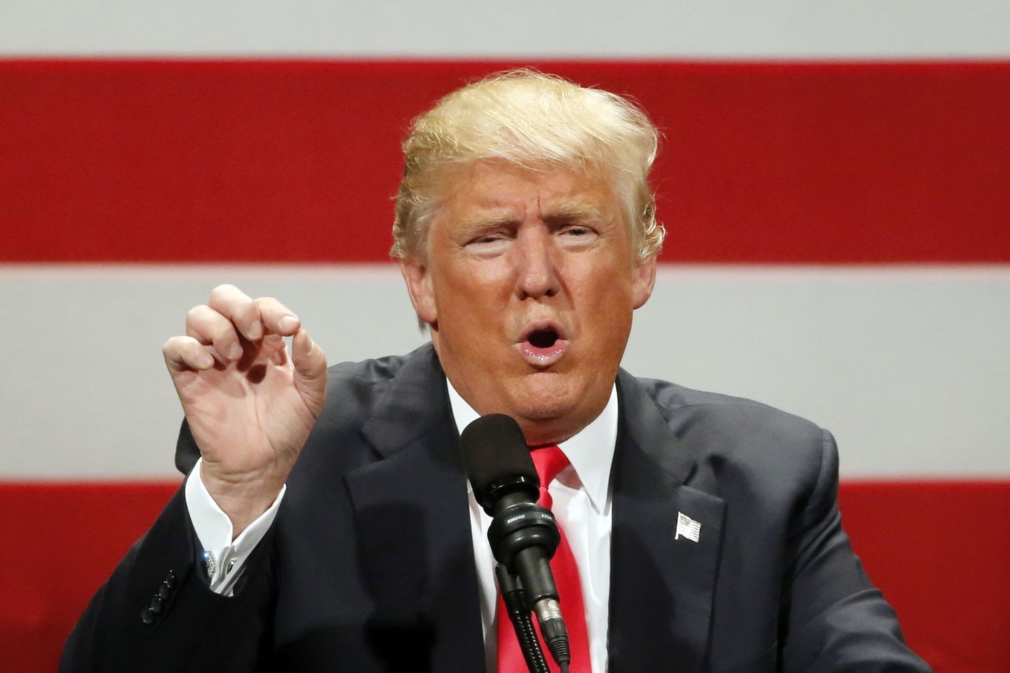 D.Trumpui pastarąją savaitę teko srėbti paties prisivirtą košę.