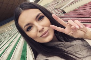 Simona Burbaitė stilingą fotosesiją surengė stadione