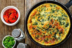 Itališka kiaušinienė su svogūnų laiškais tiks ne tik pusryčiams