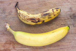 Parudavusiam bananui sugrąžino geltonumą. Ar tai įmanoma?