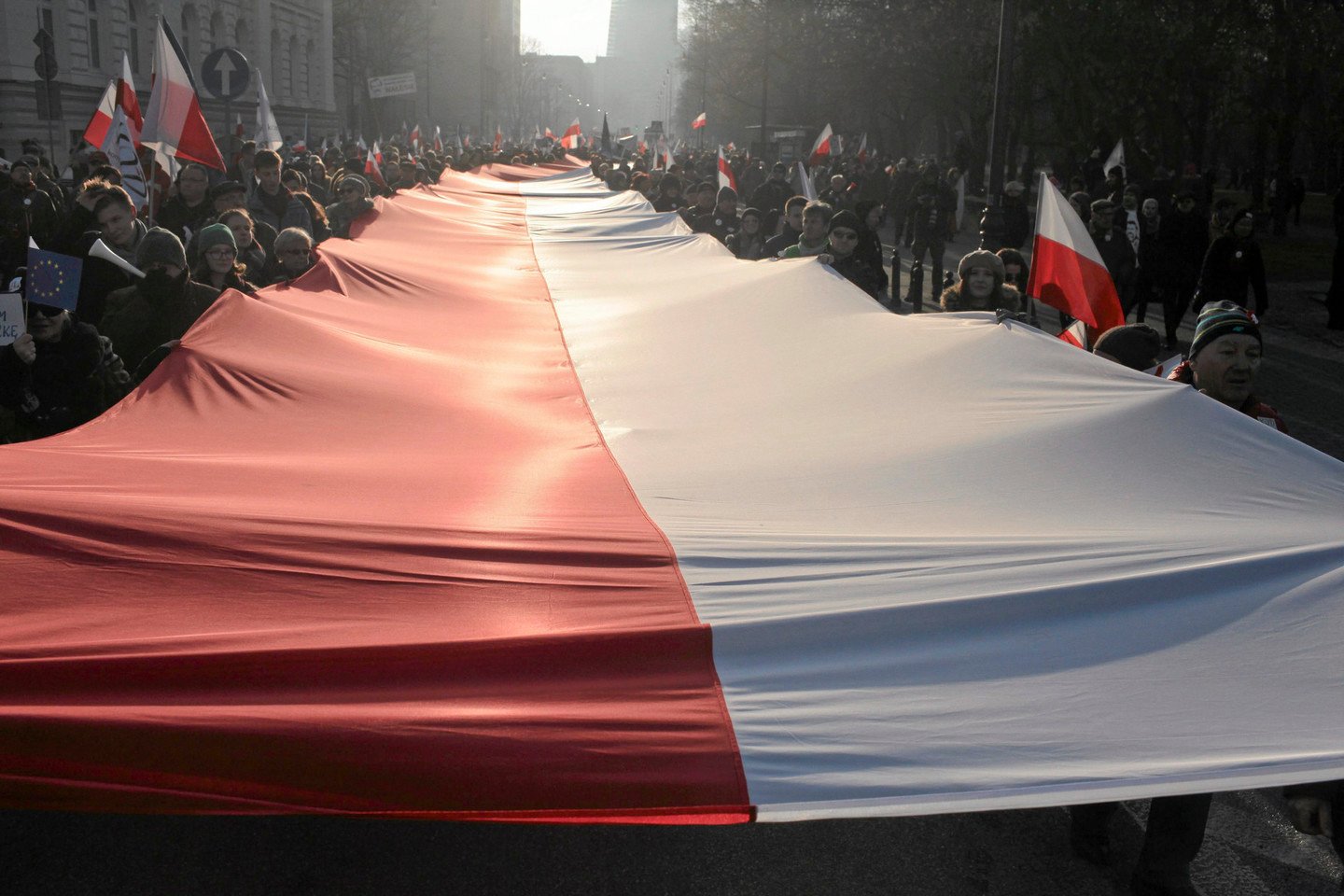 Lenkijos viešosios nuomonės tyrimų centras atiliko apklausą, kurioje paaiškėjo, kad lenkai labiausiai teigiamai vertina čekus ir italus.<br>„Reuters“/“Scanpix“ nuotr.